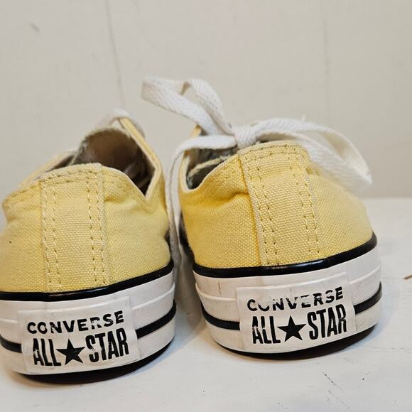 Converse Allstars yellow low top sneakers. Size 6 - Picture 6 of 8